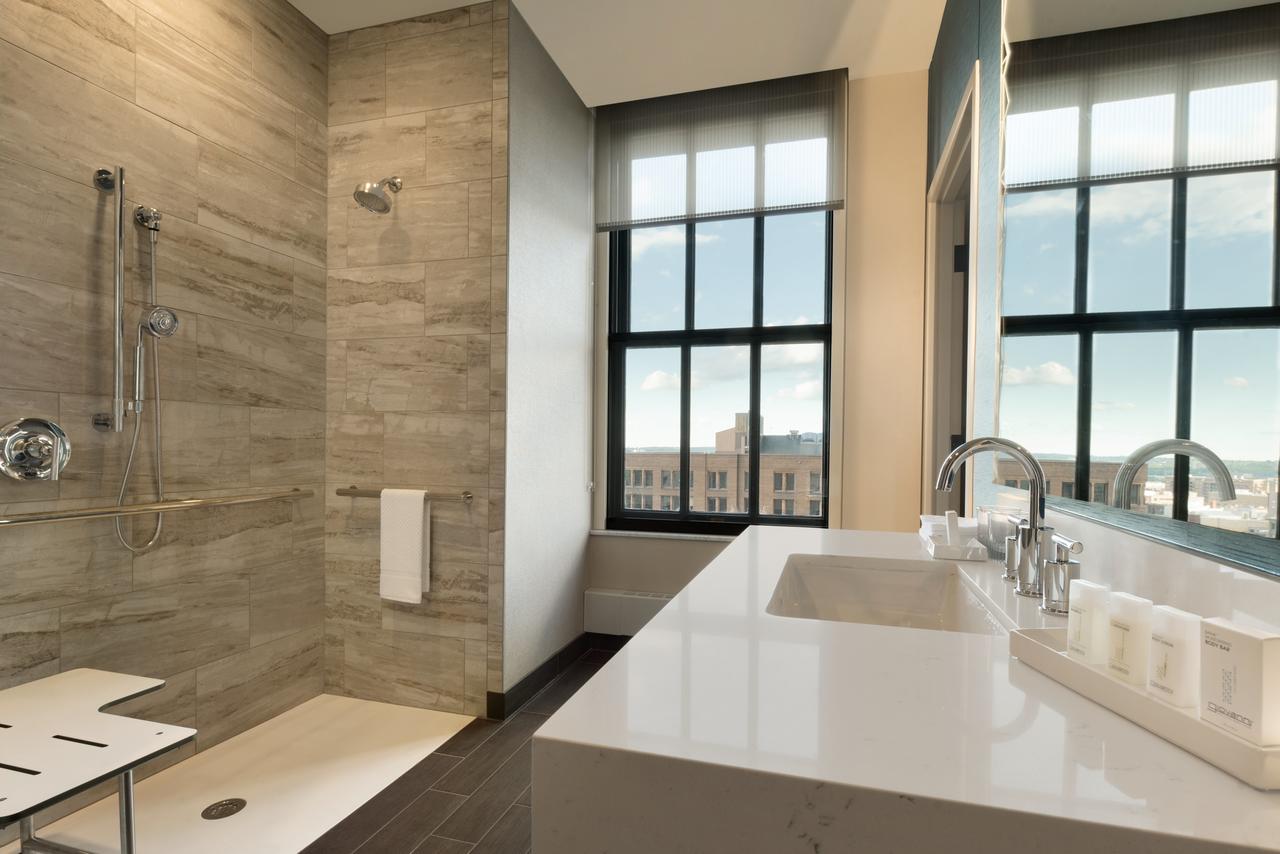 Embassy Suites By Hilton Minneapolis Downtown Hotel - thumb 1