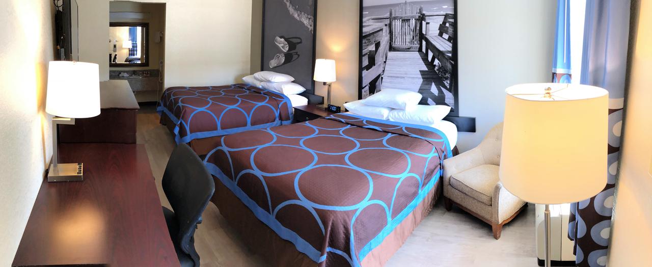 Super 8 By Wyndham Gulfport Near Biloxi - thumb 6