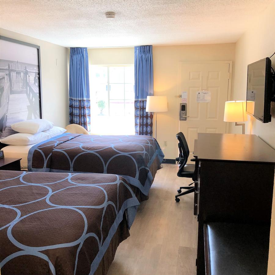 Super 8 By Wyndham Gulfport Near Biloxi - thumb 38