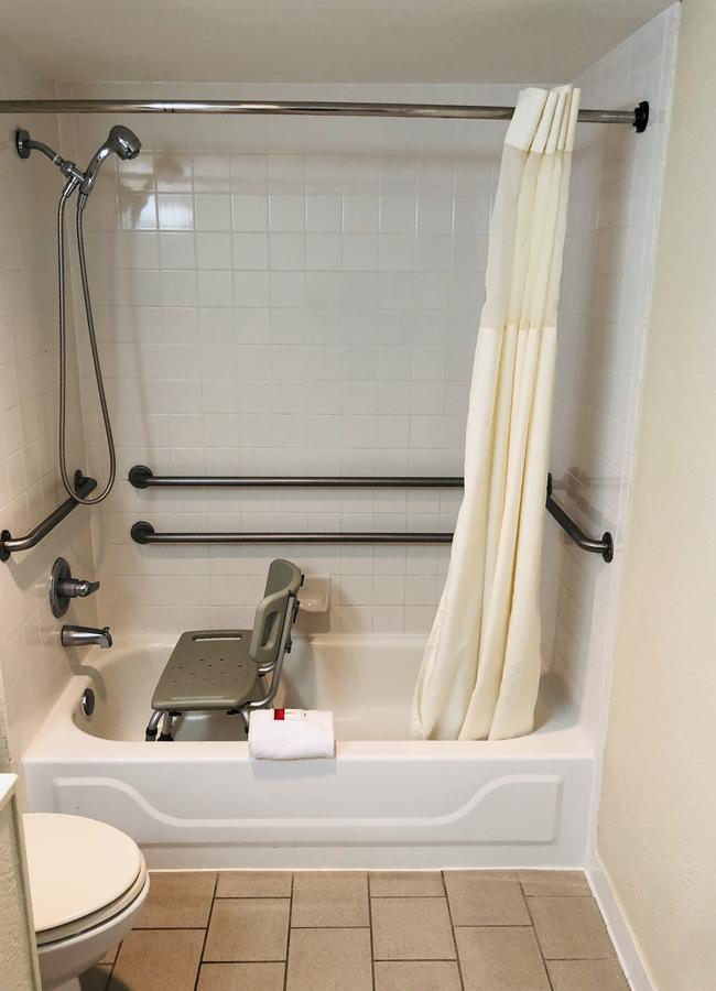 Super 8 By Wyndham Gulfport Near Biloxi - thumb 32