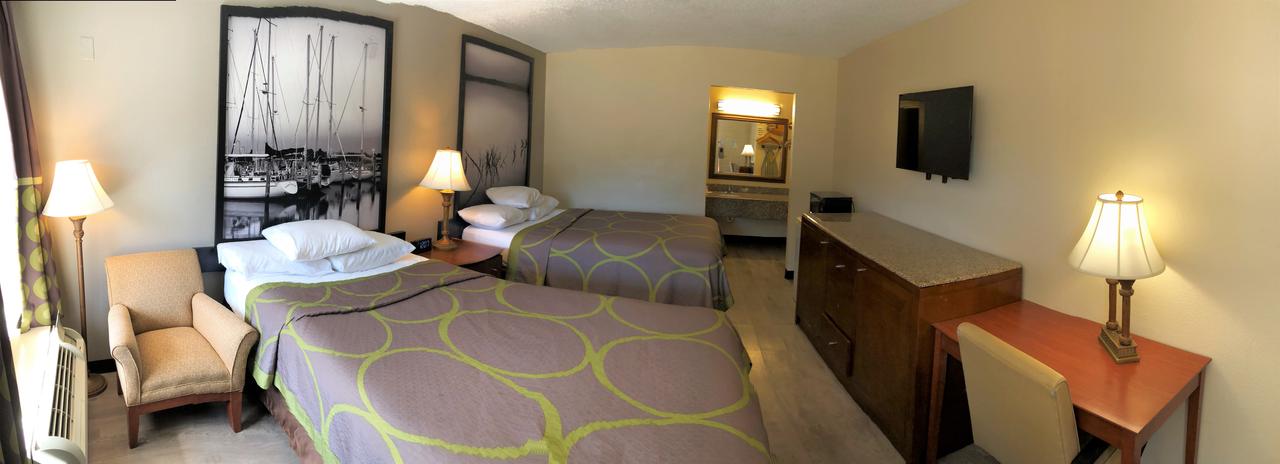 Super 8 By Wyndham Gulfport Near Biloxi - thumb 34