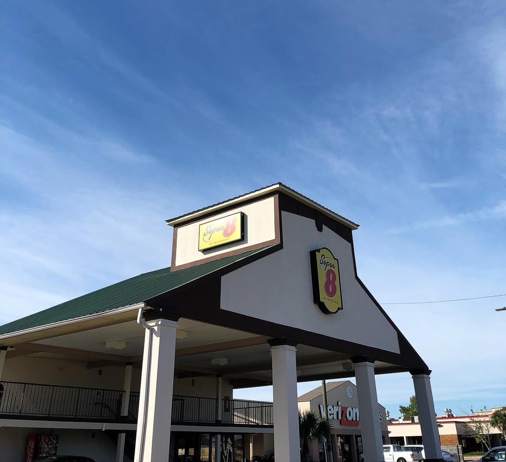 Super 8 By Wyndham Gulfport Near Biloxi - thumb 19