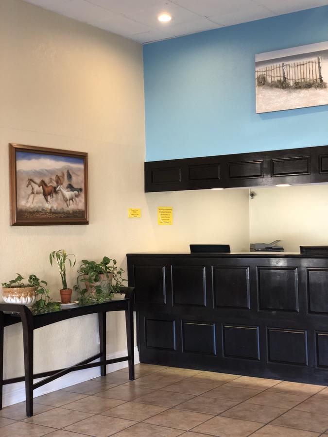 Super 8 By Wyndham Gulfport Near Biloxi - thumb 23