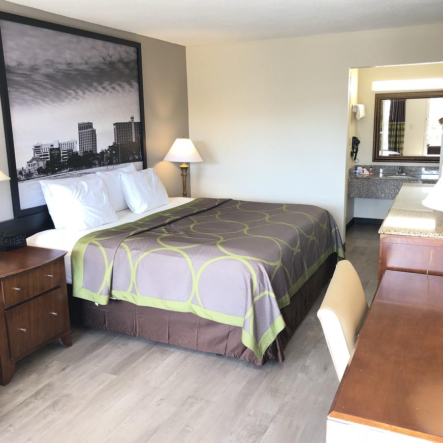 Super 8 By Wyndham Gulfport Near Biloxi - thumb 41