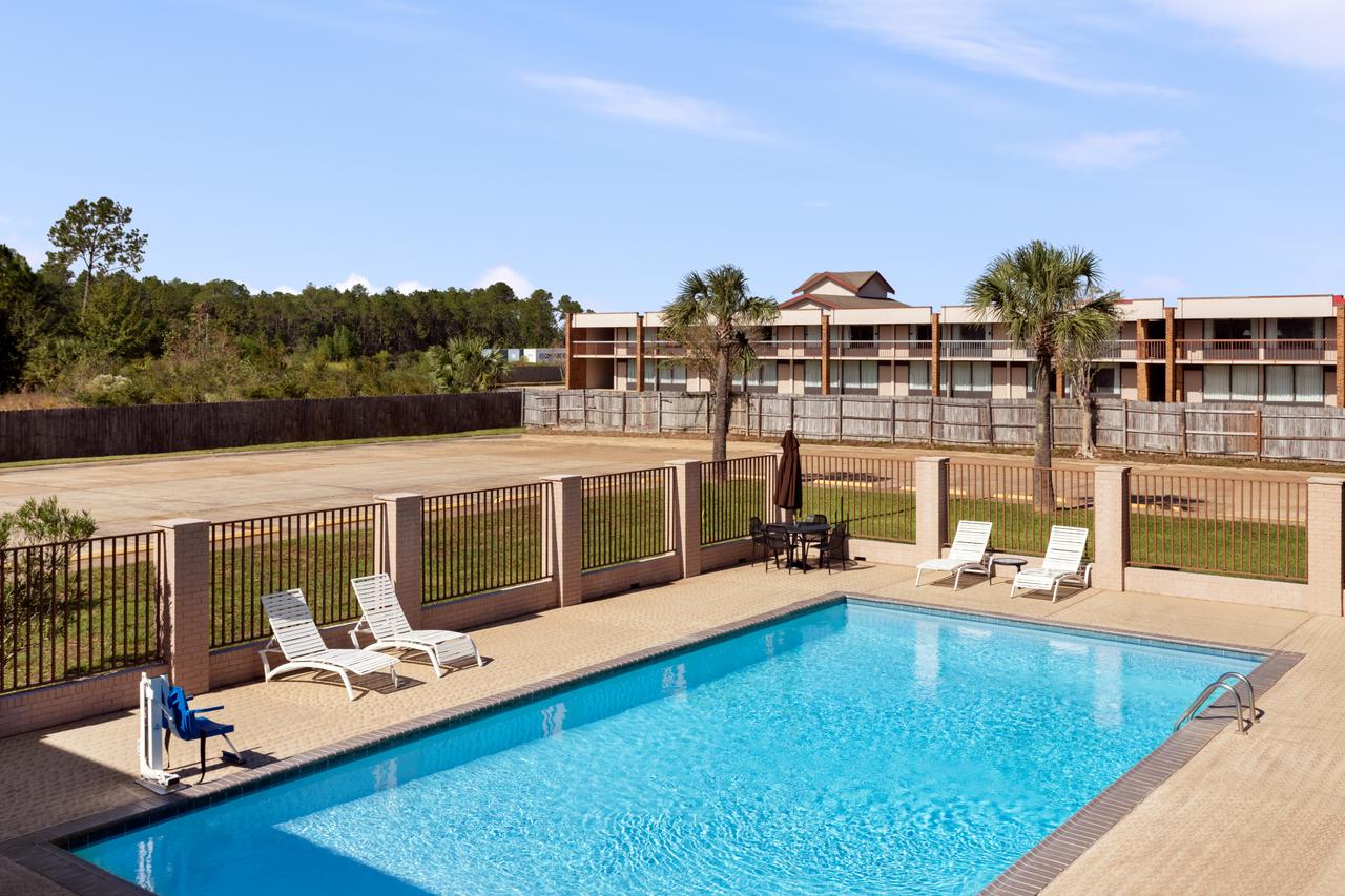 Super 8 By Wyndham Gulfport Near Biloxi - thumb 8