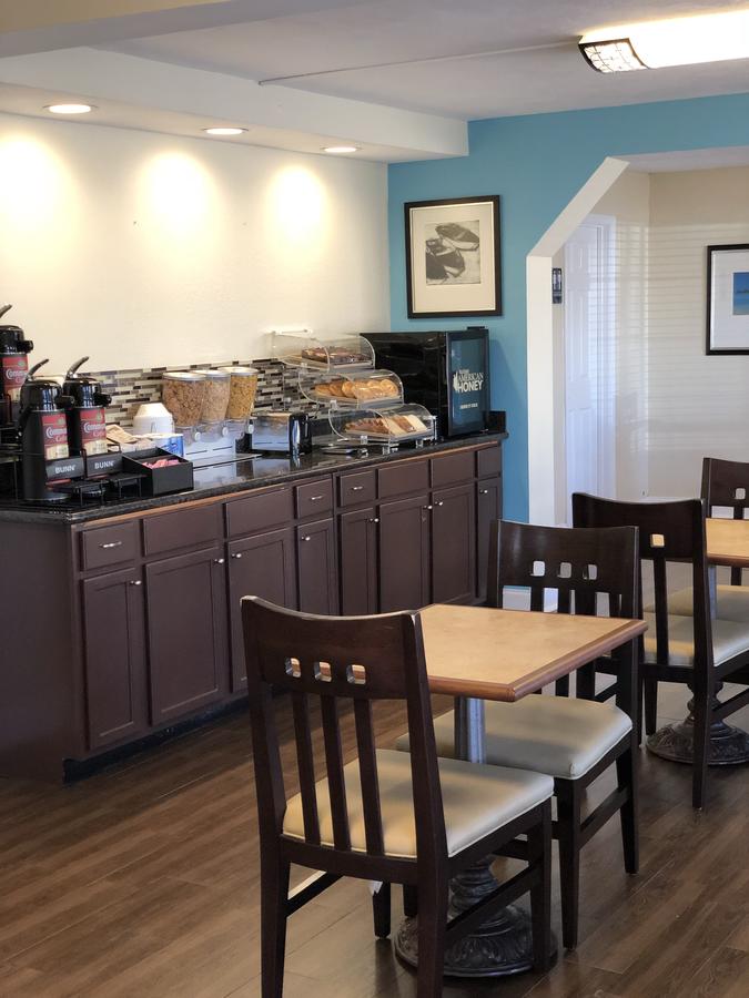 Super 8 By Wyndham Gulfport Near Biloxi - thumb 27