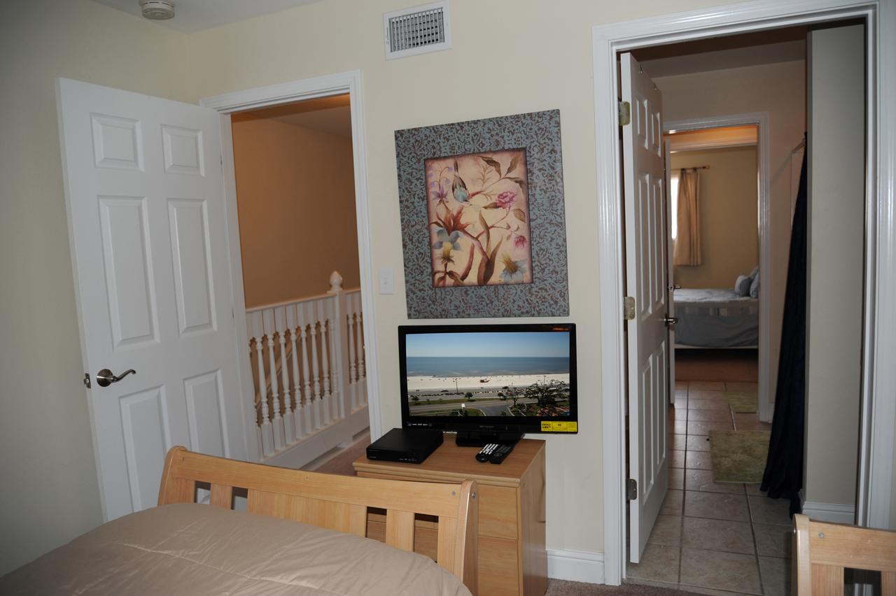 Oak Shores 93 - Two Bedroom Apartment - thumb 8