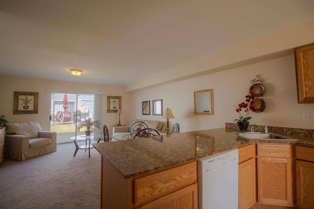 Oak Shores 93 - Two Bedroom Apartment - thumb 1