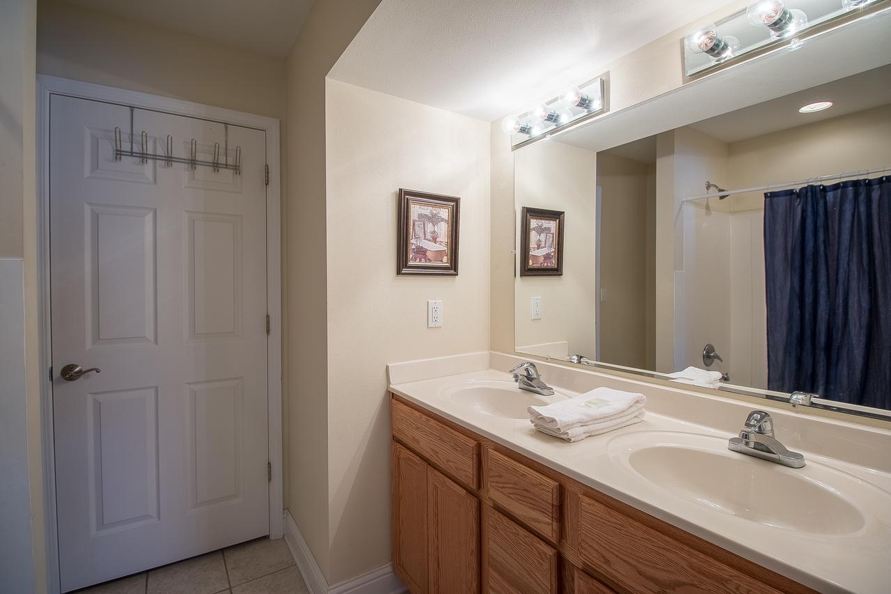 Oak Shores 93 - Two Bedroom Apartment - thumb 14