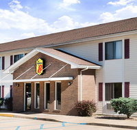 Super 8 by Wyndham West Plains - Accommodation Ohio