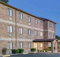 Super 8 by Wyndham Kennett - Accommodation Ohio