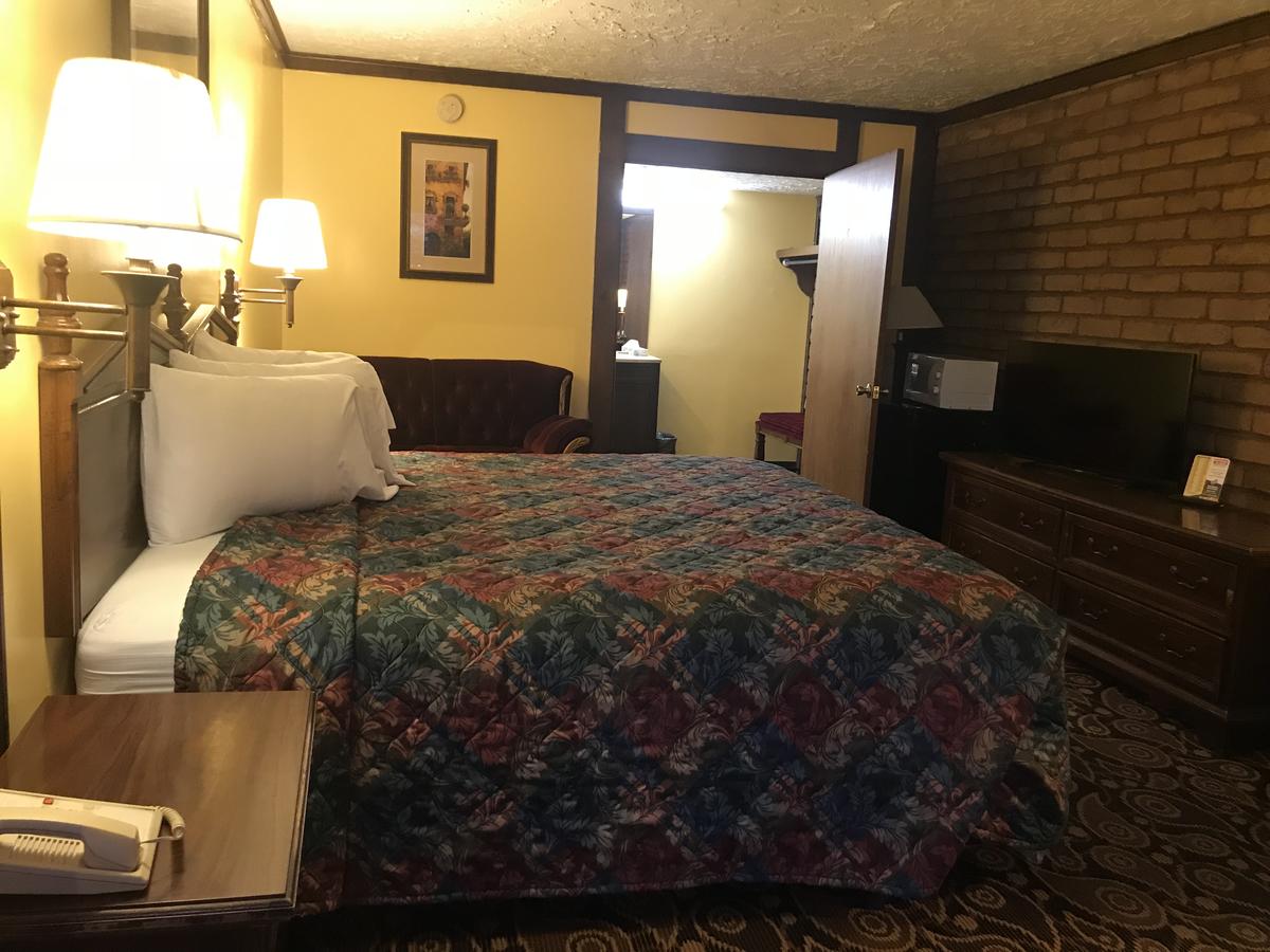 Carthage Inn - thumb 7