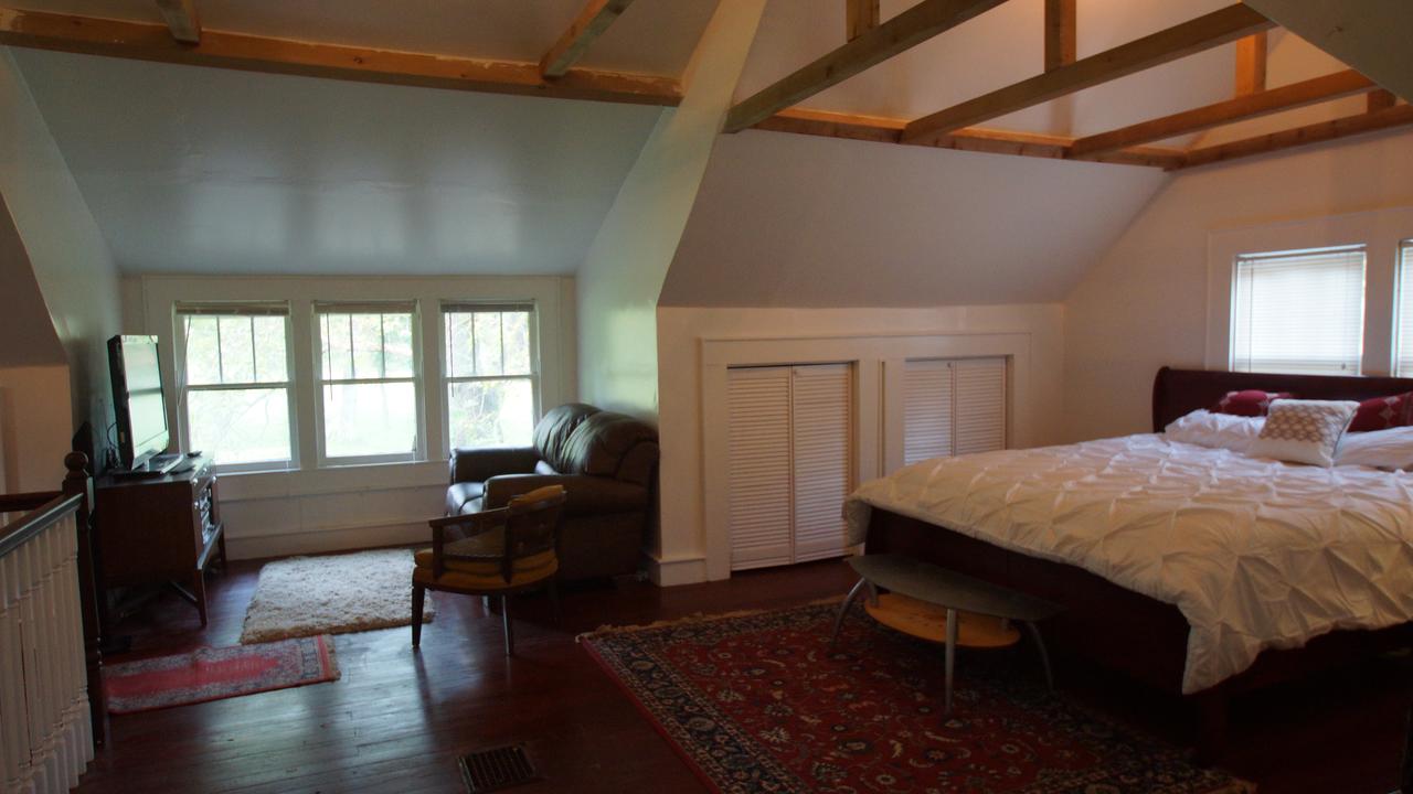 3 Bedroom Home / 4 Beds - Sleeps 8 / Near Concerts And Sports - thumb 11