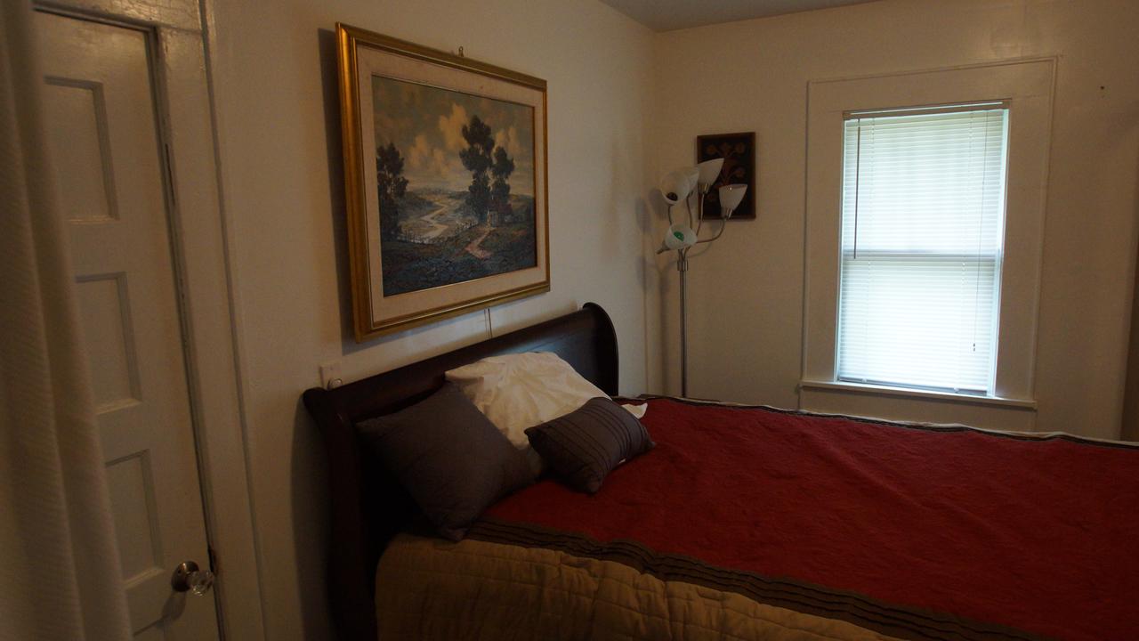 3 Bedroom Home / 4 Beds - Sleeps 8 / Near Concerts And Sports - thumb 7