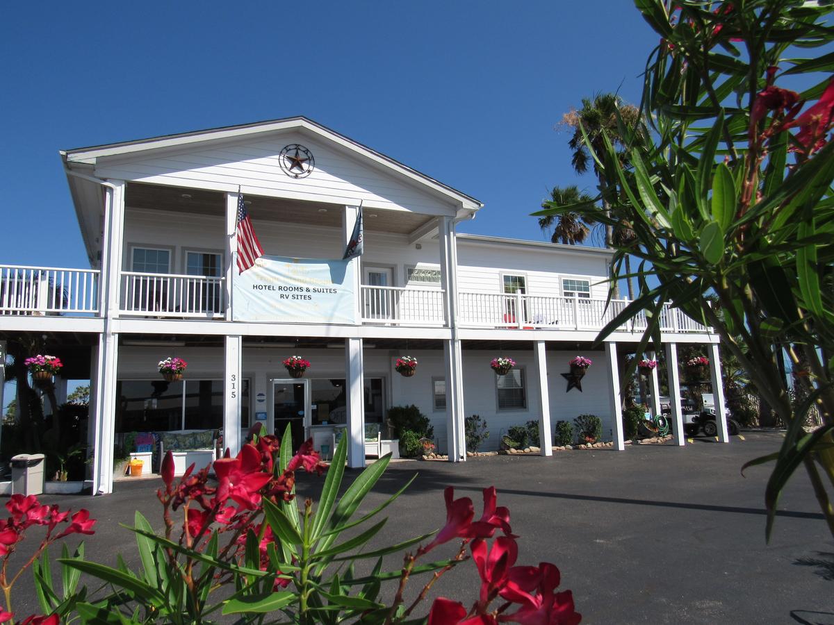 Tropic Island Resort - thumb 19