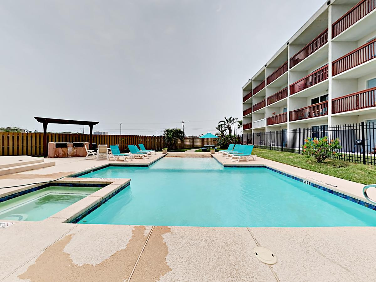 122 Sea Breeze - Sutdio Condo - thumb 11
