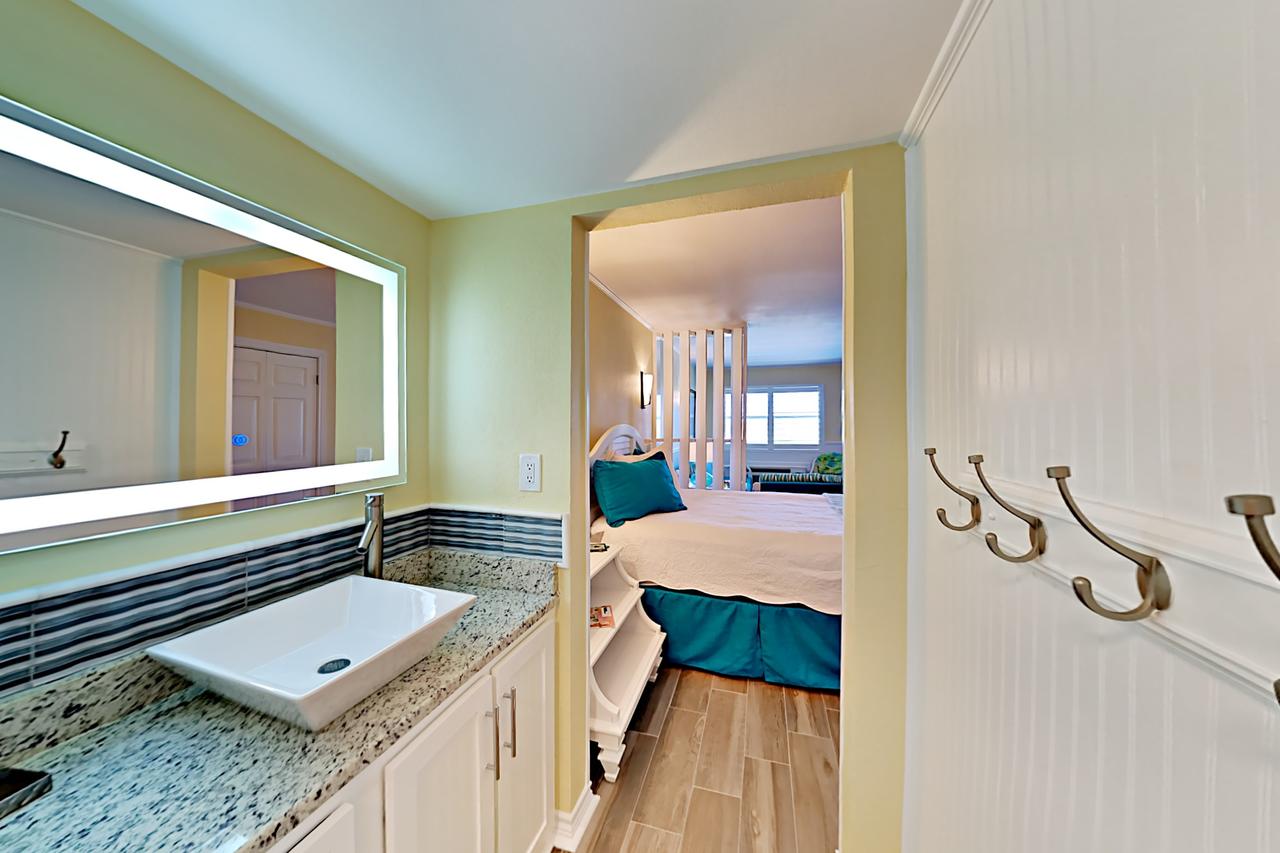 122 Sea Breeze - Sutdio Condo - thumb 24