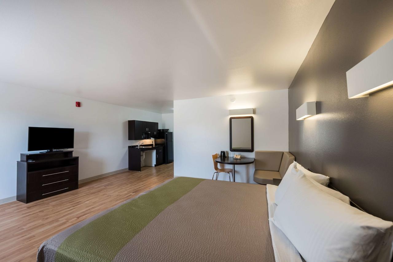 Studio 6 Sparks, NV Tahoe Reno Industrial Center - thumb 40