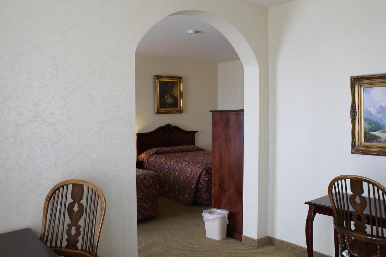 Silverland Inn & Suites - thumb 4