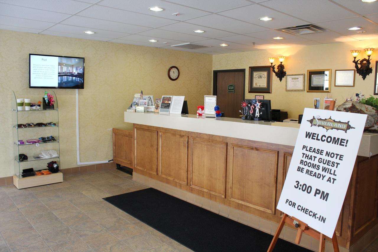 Silverland Inn & Suites - thumb 1