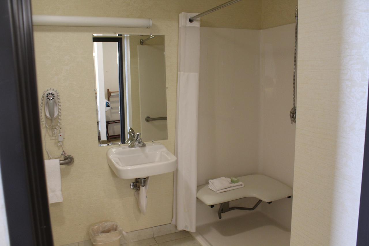 Silverland Inn & Suites - thumb 26