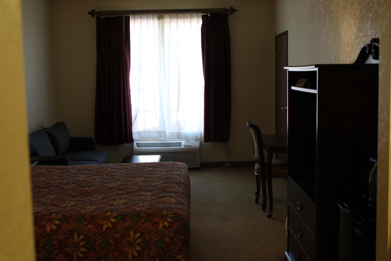 Silverland Inn & Suites - thumb 11