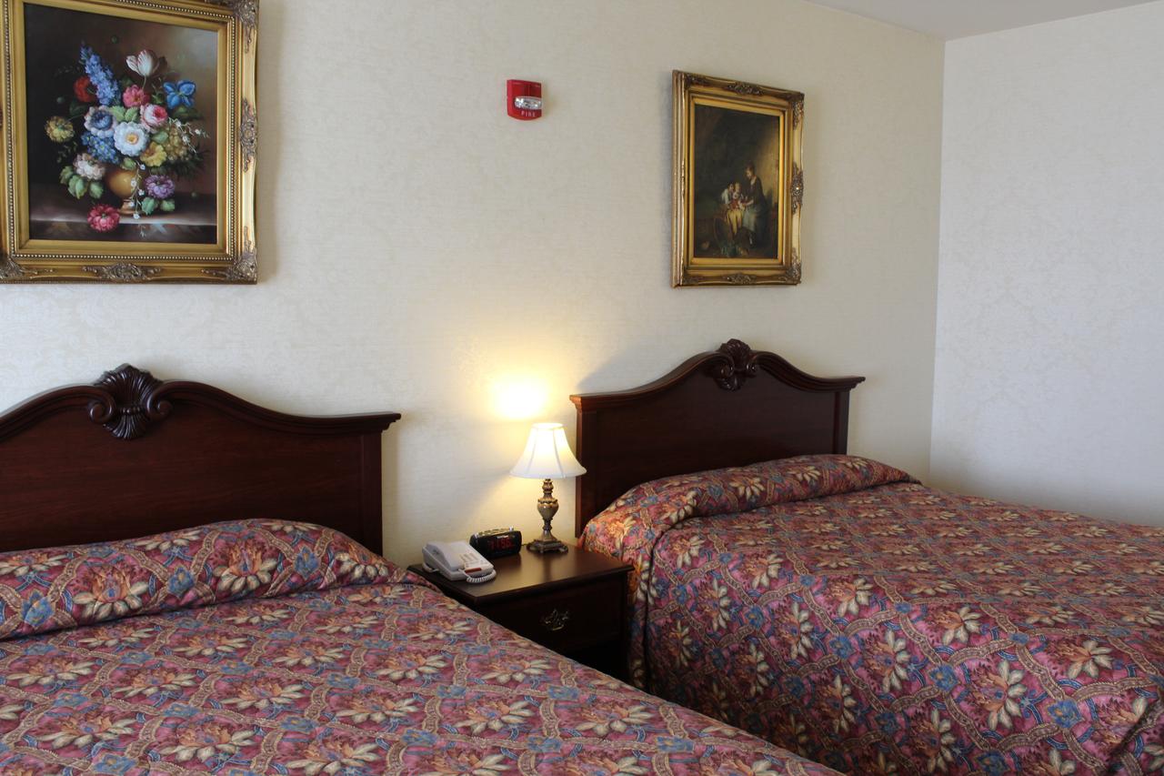 Silverland Inn & Suites - thumb 0