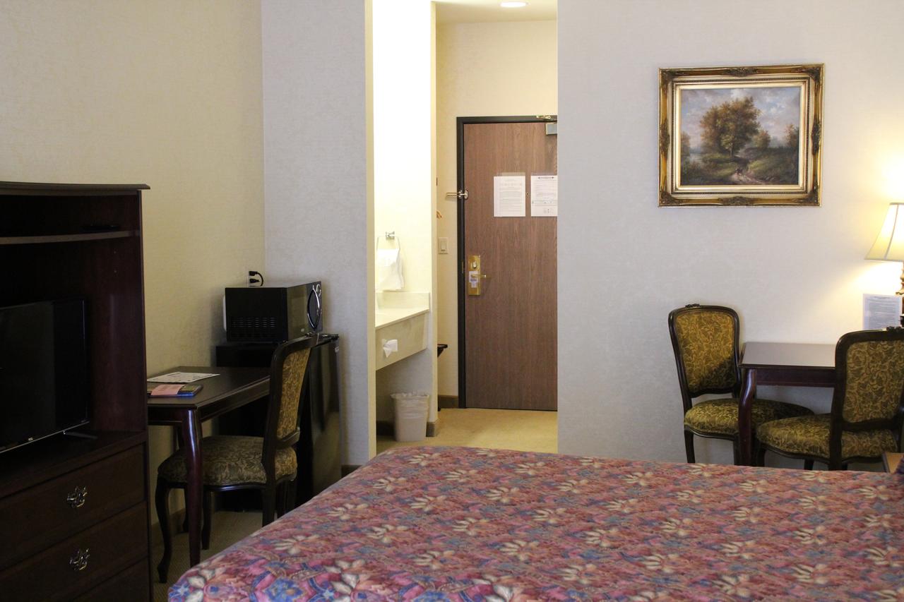 Silverland Inn & Suites - thumb 14