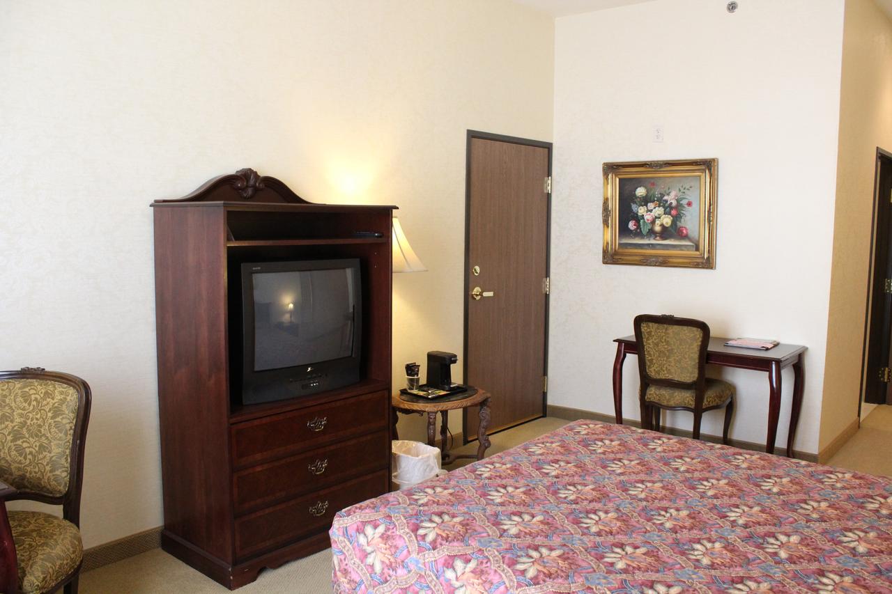 Silverland Inn & Suites - thumb 38