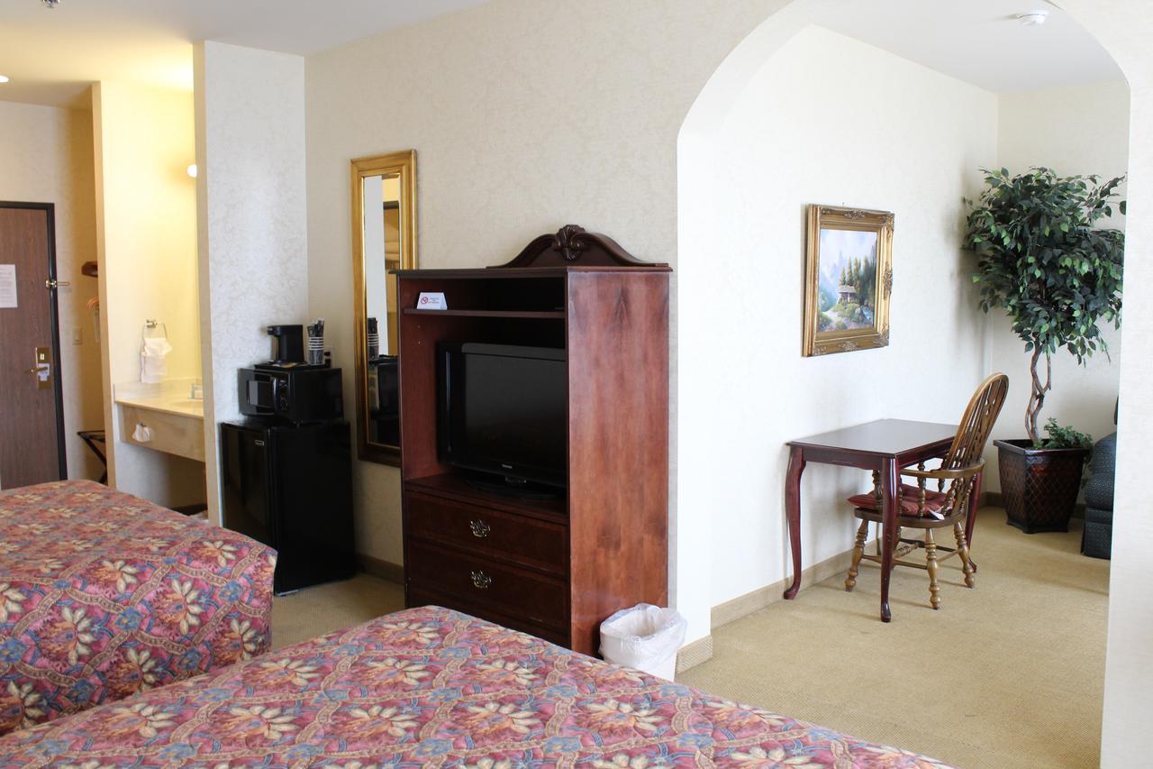 Silverland Inn & Suites - thumb 6