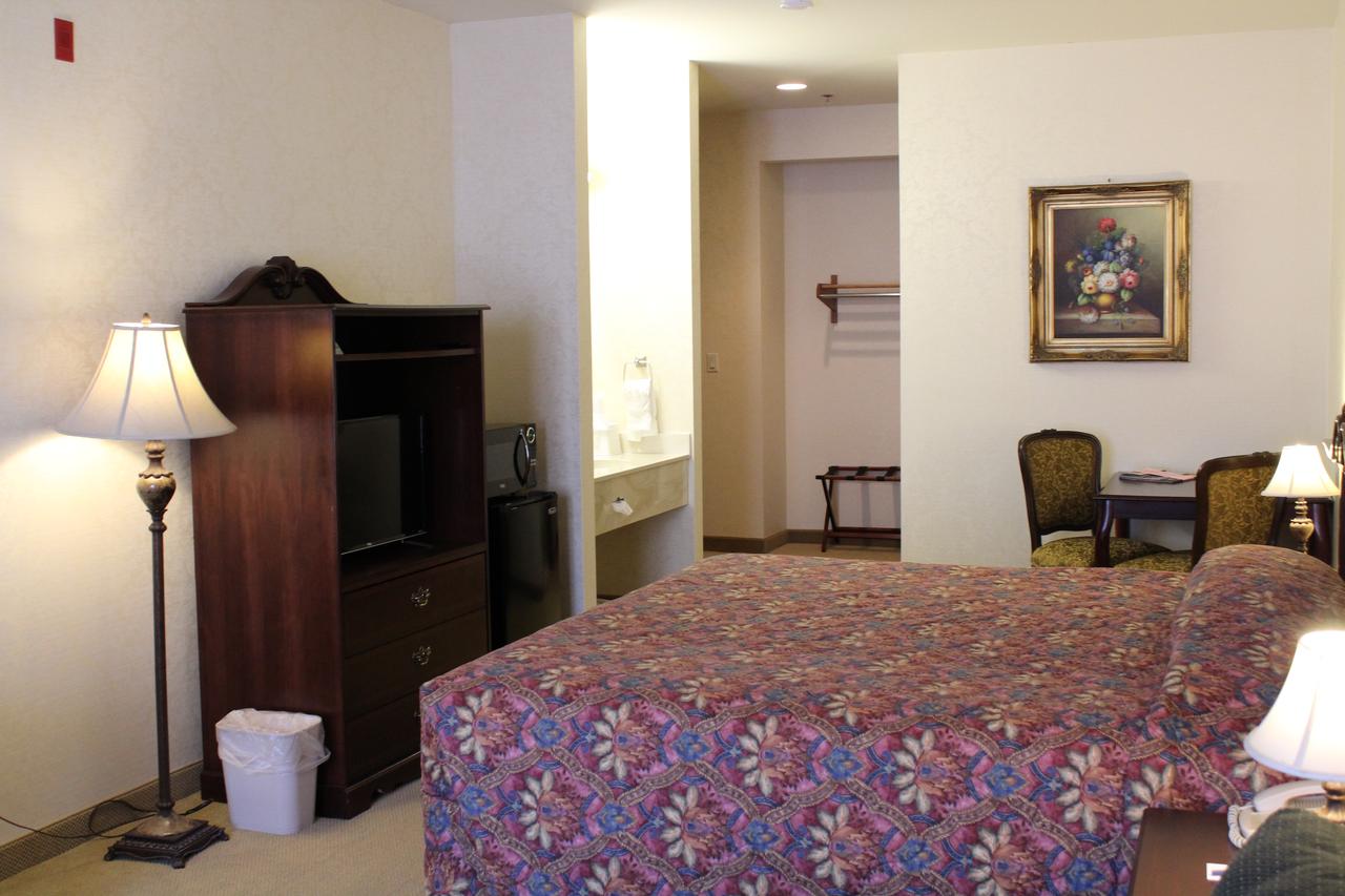 Silverland Inn & Suites - thumb 10