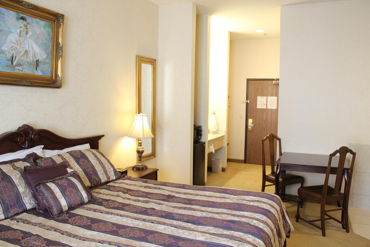 Silverland Inn & Suites - thumb 29