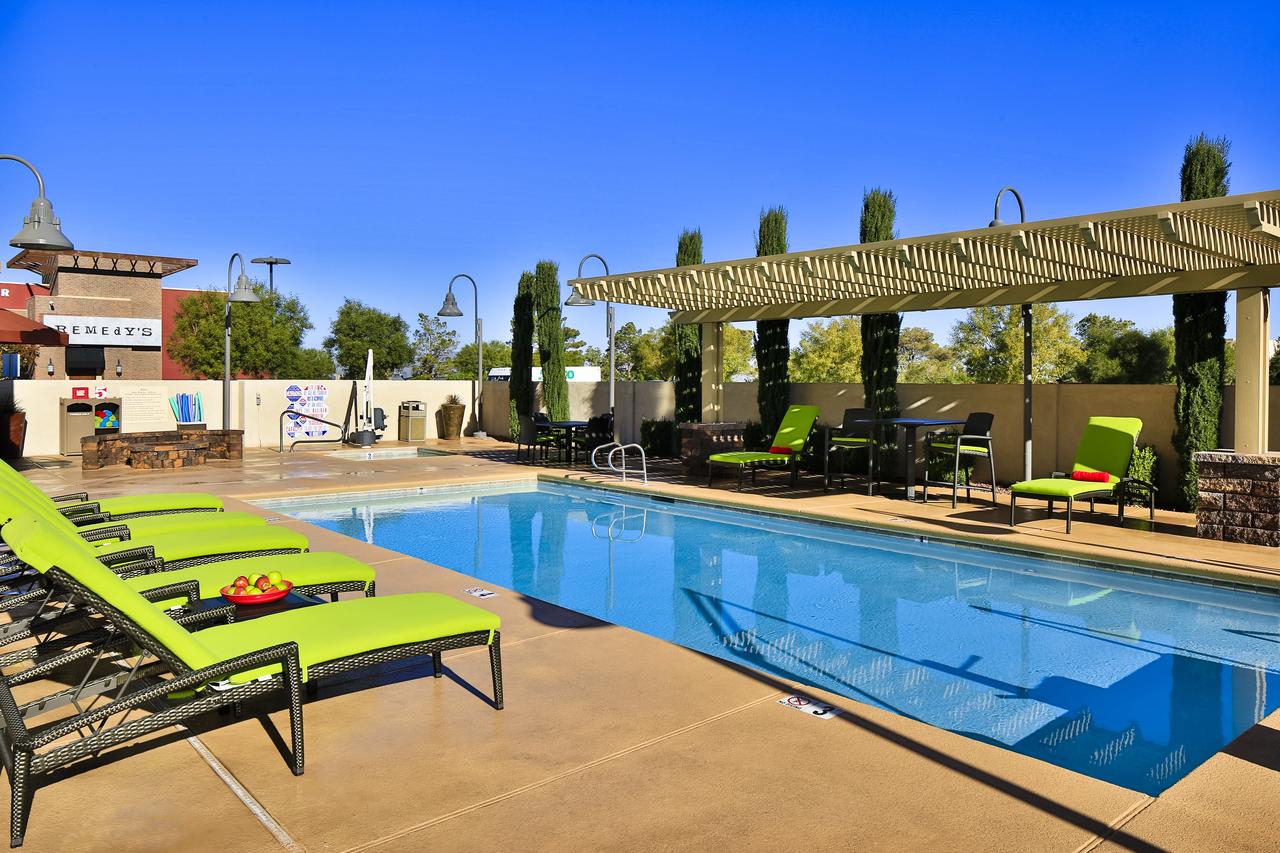 Hampton Inn & Suites Las Vegas South - thumb 10