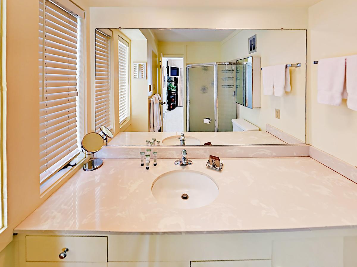 557 Lakeshore Blvd Townhouse Unit 120 - thumb 10