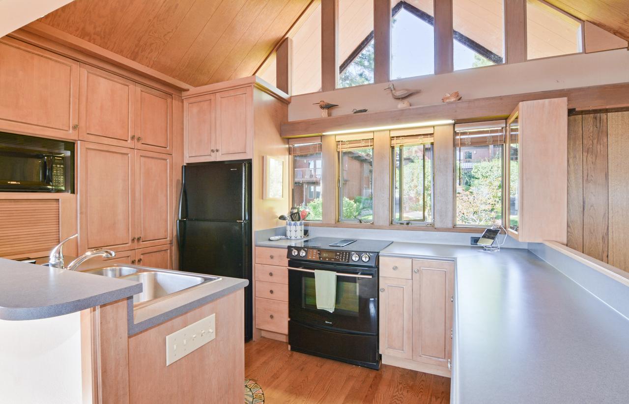 557 Lakeshore Blvd Townhouse Unit 120 - thumb 20