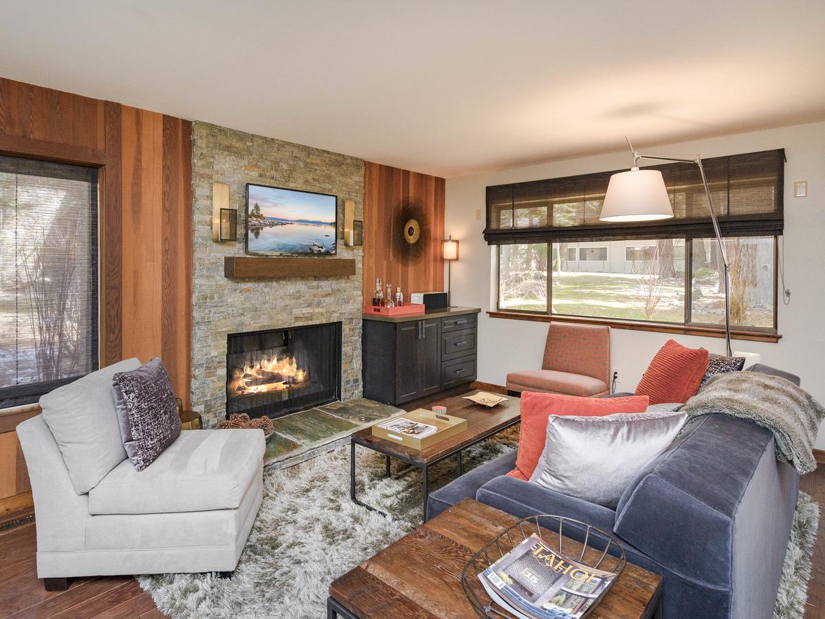 1000 Lakeshore Blvd Condo Unit 4 - thumb 0