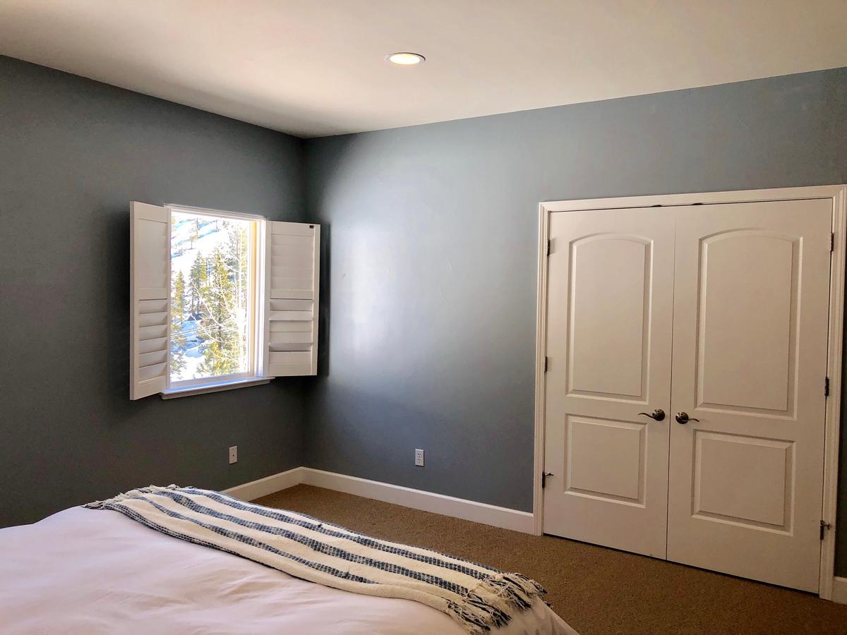 Spectacular Unobstructed Views Of Diamond Peak Spacious & Modern - Steps Away - thumb 28