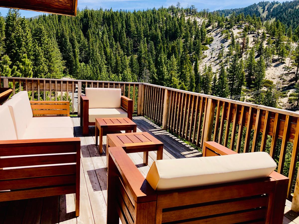 Spectacular Unobstructed Views Of Diamond Peak Spacious & Modern - Steps Away - thumb 3