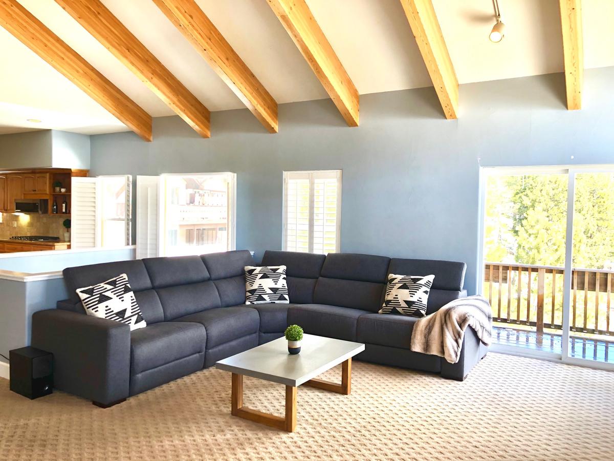 Spectacular Unobstructed Views Of Diamond Peak Spacious & Modern - Steps Away - thumb 6