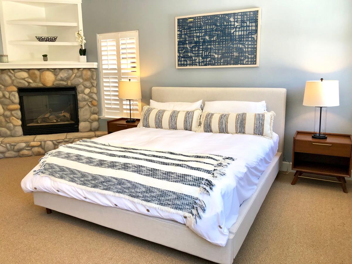 Spectacular Unobstructed Views Of Diamond Peak Spacious & Modern - Steps Away - thumb 25