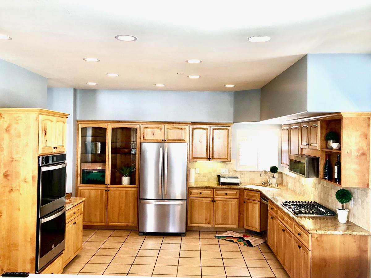 Spectacular Unobstructed Views Of Diamond Peak Spacious & Modern - Steps Away - thumb 9