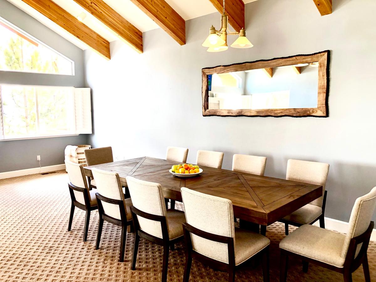 Spectacular Unobstructed Views Of Diamond Peak Spacious & Modern - Steps Away - thumb 4