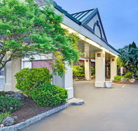 Ramada by Wyndham Wayne Fairfield Area - Accommodation Ohio