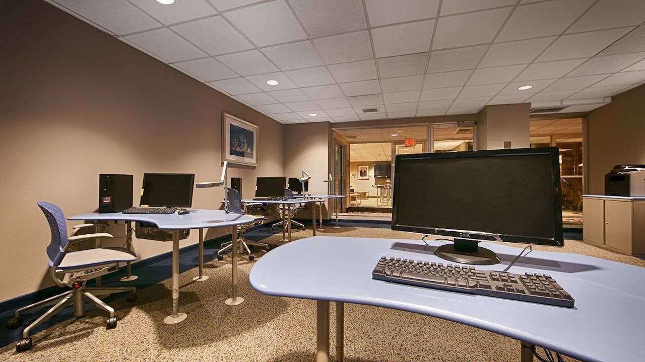 Best Western Plus Robert Treat - thumb 10