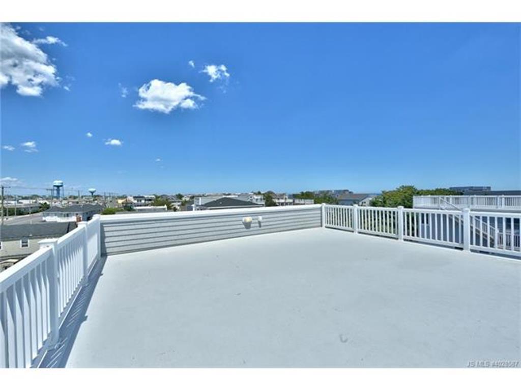 Ocean Block Home In Surf City 136906 - thumb 1