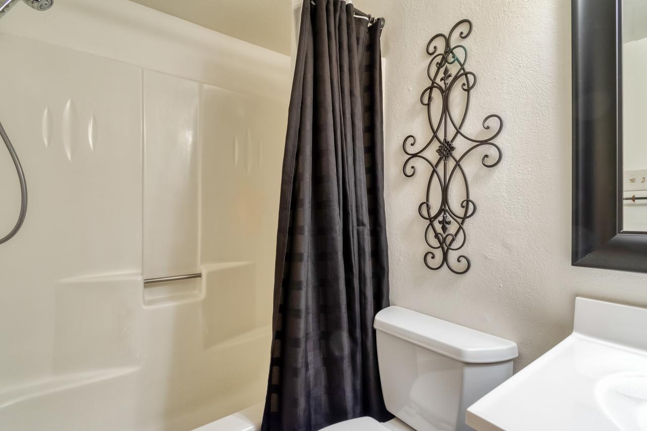 Redwood Commons B12 - thumb 12