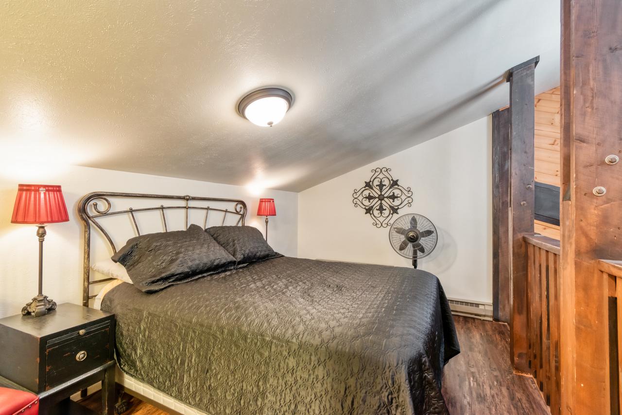 Redwood Commons B12 - thumb 14