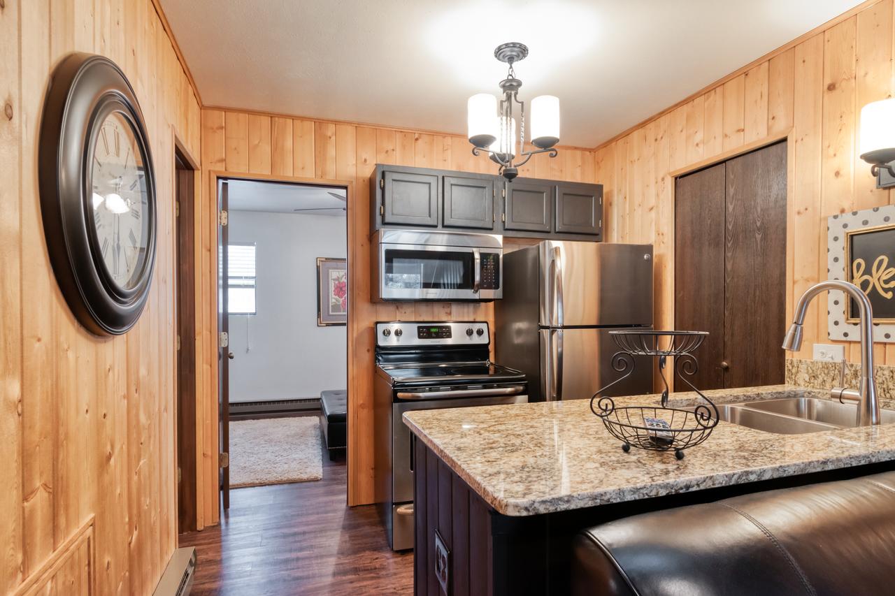 Redwood Commons B12 - thumb 1