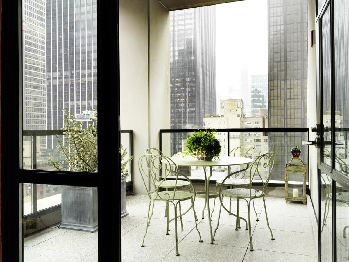 The Whitby Hotel - thumb 7