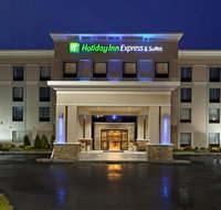 Holiday Inn Express  Suites Malone - Accommodation Ohio